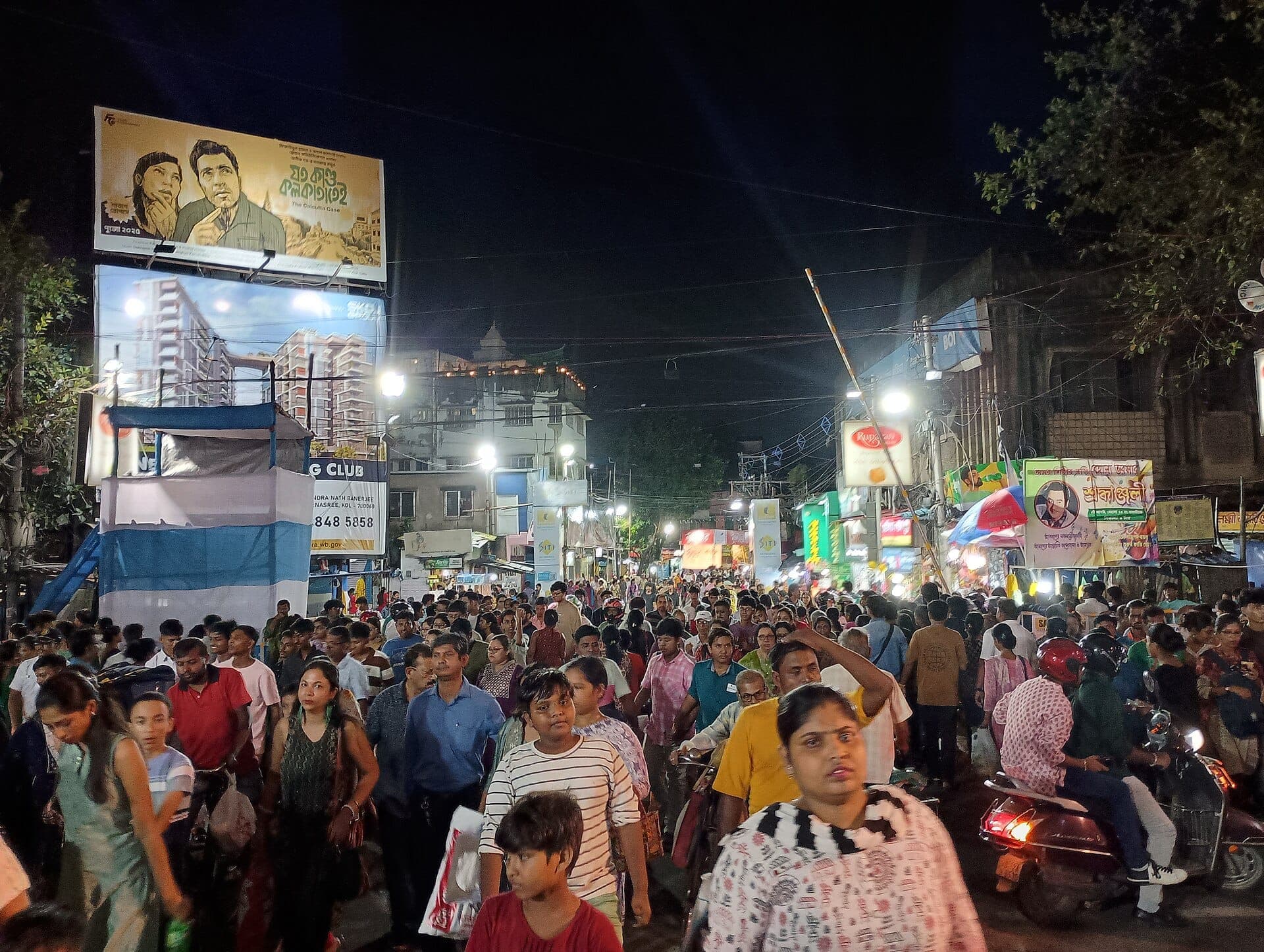 Puja Crowd