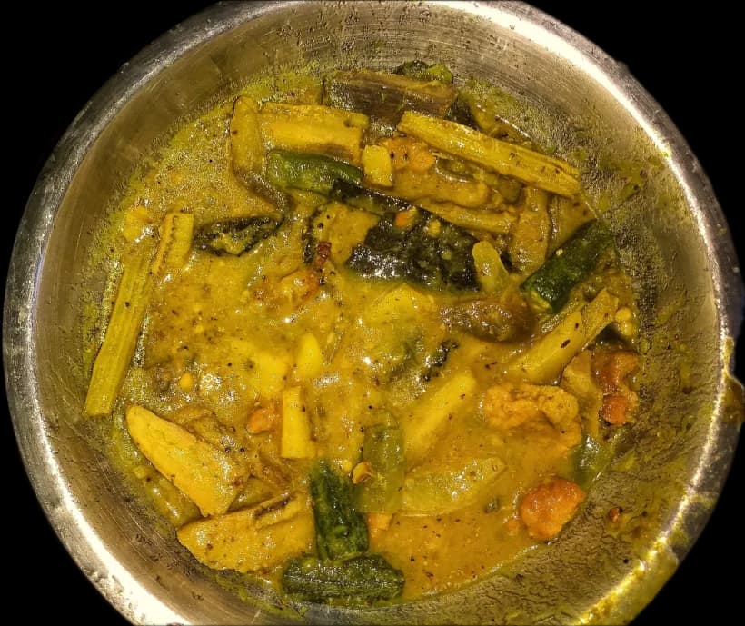 Shukto in a steel bowl
