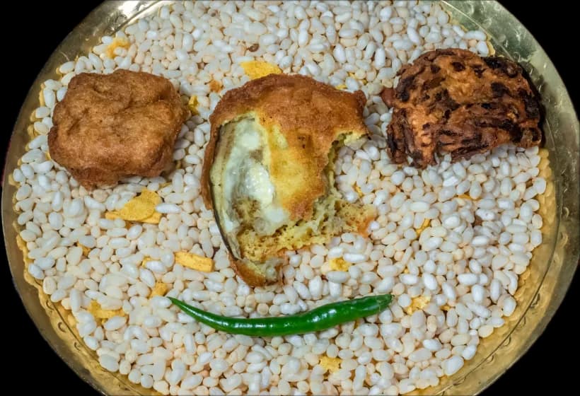 Telebhaja on muri with a green chilli